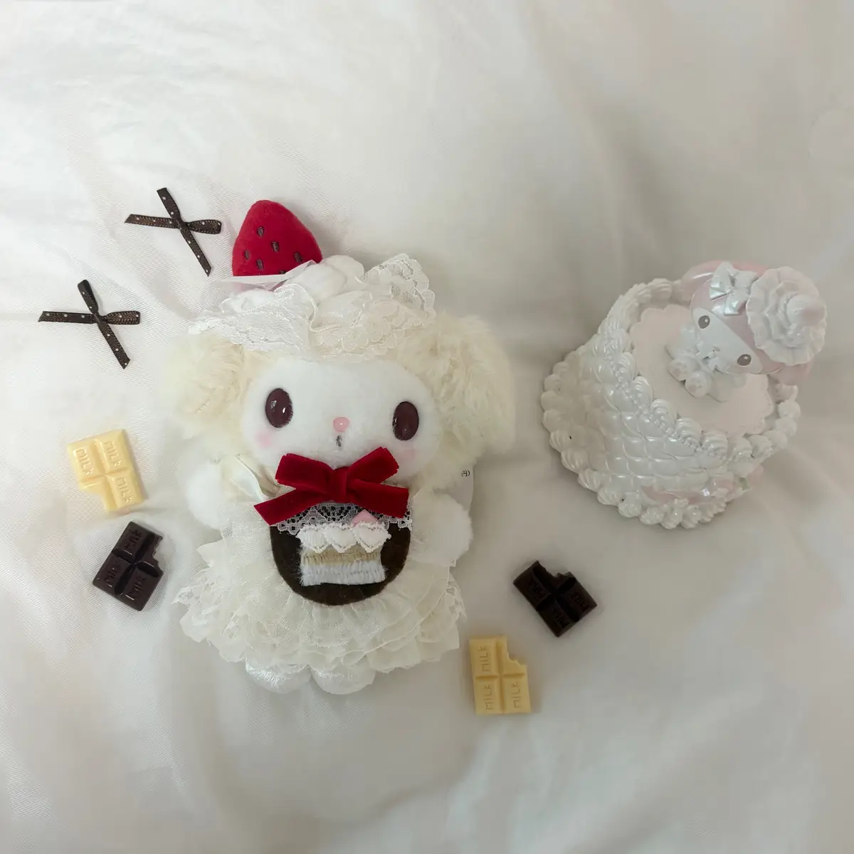 Chocolate shortcake bib